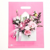Розовый пакет с цветочным принтом и вырубной ручкой (40х31 см) - Сима-Ленд - купить с доставкой в Дзержинске