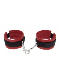 Красно-чёрные полиуретановые наручники Luxurious Handcuffs - Blush Novelties - купить с доставкой в Дзержинске